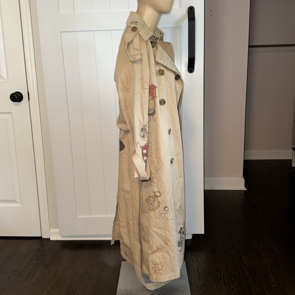 Burberry Sketch Print Nova Check Trench Coat - Picture 4 of 6